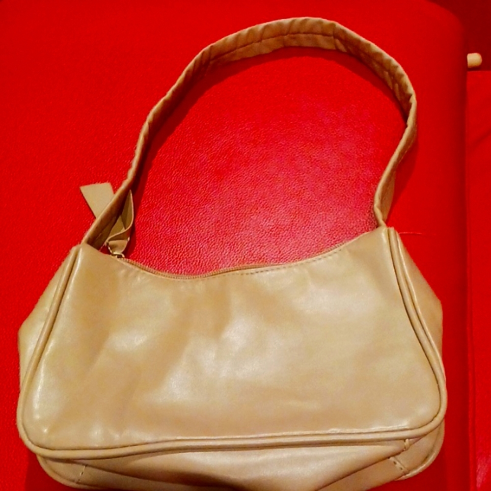 No name, small faux leather purse